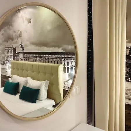 公寓式酒店 & By