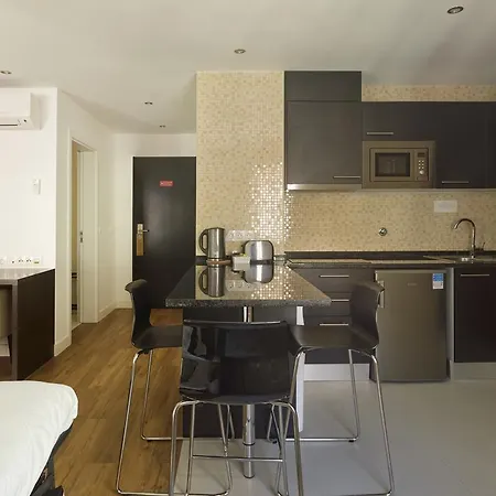 Aparthotel & By Lissabon
